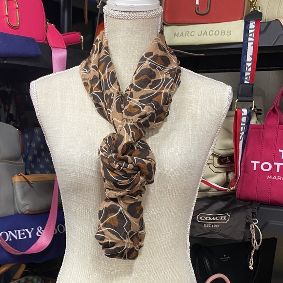 Coach Leopard Print Signature infinity Scarf brown tan cream white feminine warm - Picture 6 of 10